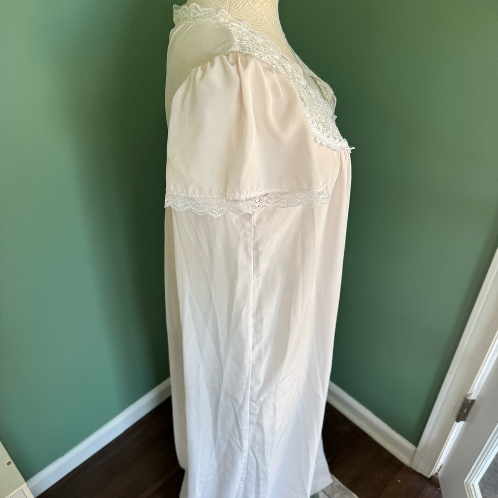 Vintage Christian Dior nightgown - Picture 10 of 12